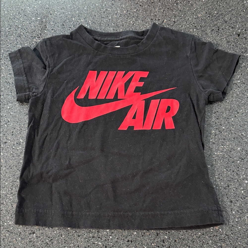Nike Kids Tee in Black with Red Logo